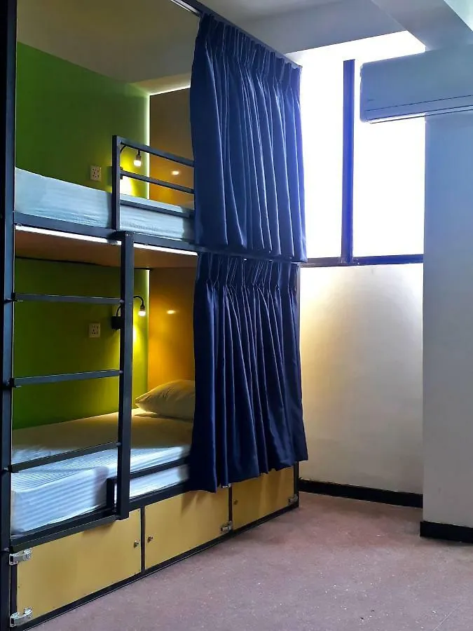 Miracle Colombo City Hostel