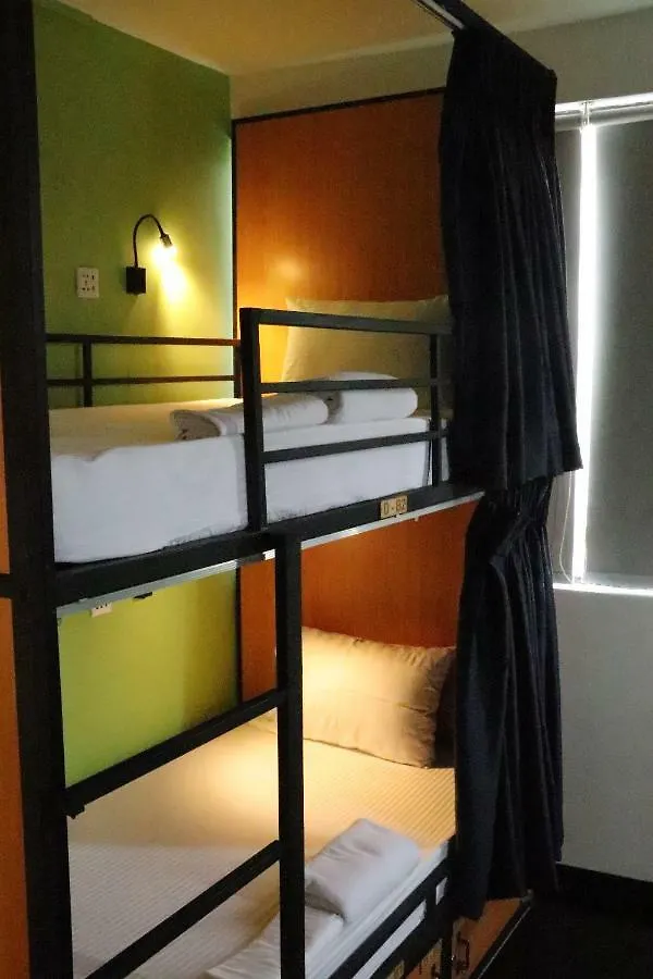 Miracle Colombo City Hostel